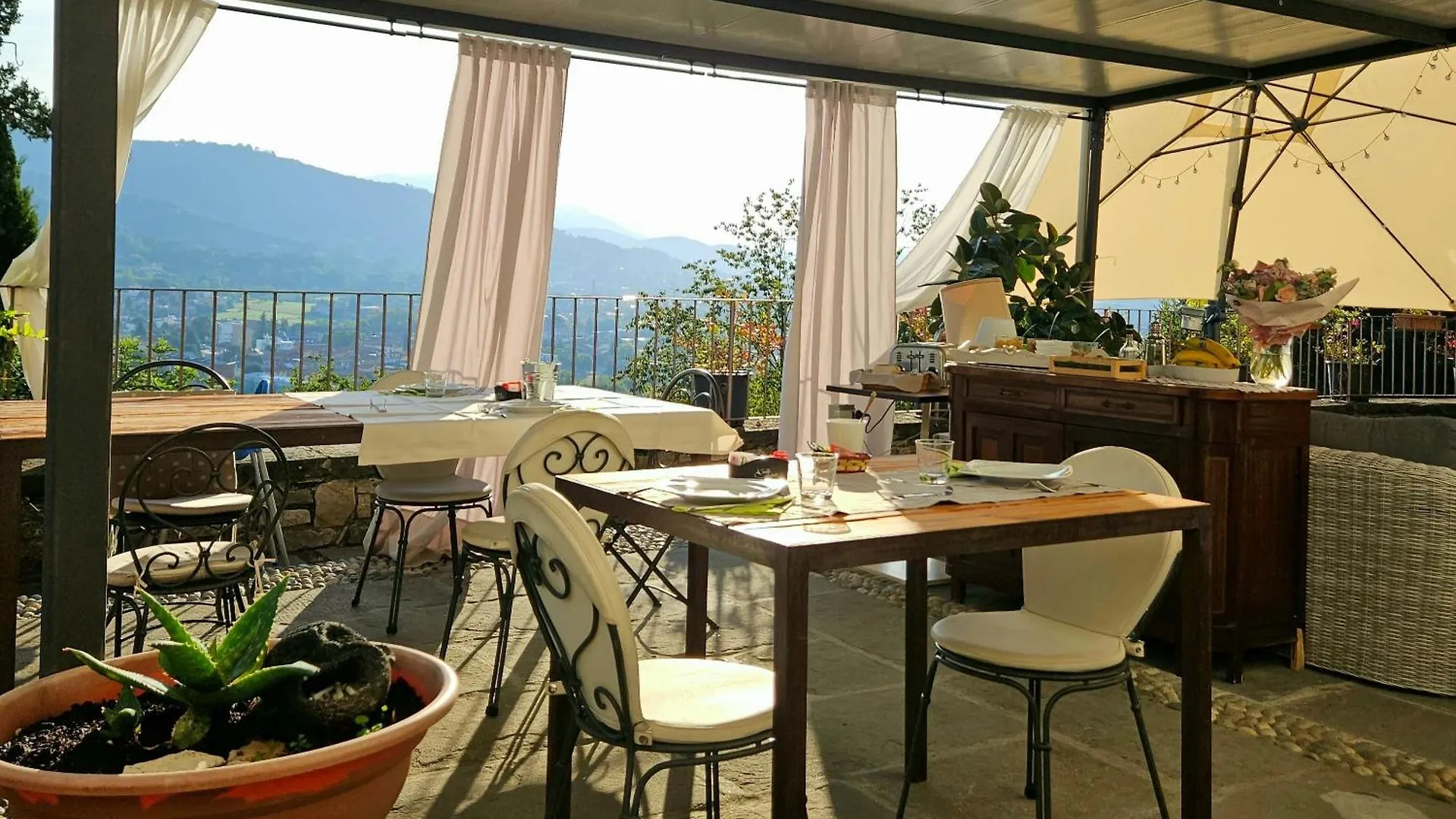 B&B Dimora Delle Donnole Bergamo Alta Bed & Breakfast